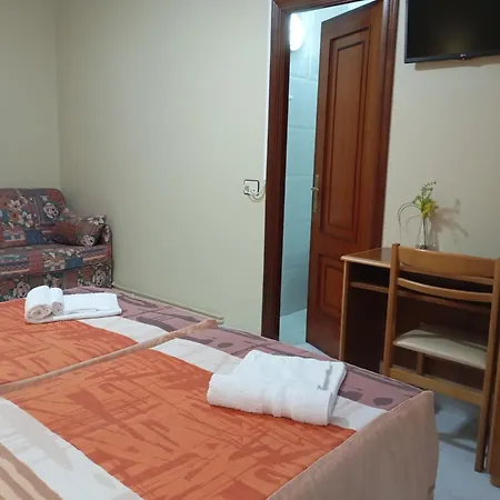 Hotel Leon Ii 2*