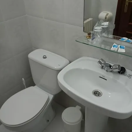 Leon Ii Hotel 2*