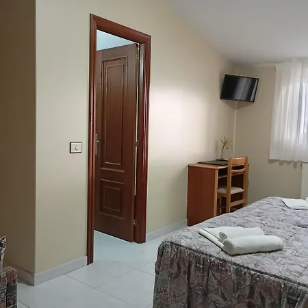Leon Ii Hotel