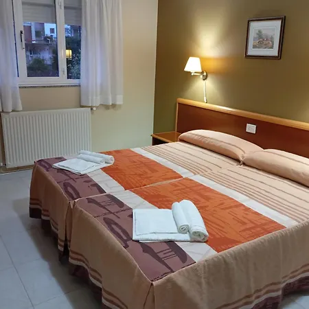 Leon Ii Hotel