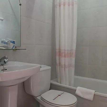 Hotel Leon Ii 2*